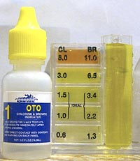 swimming pool-water-chlorine-test-kit