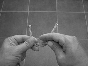 how-to-tie-a-square-knot-step-4