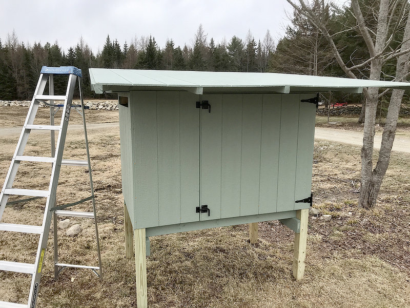 Chicken coop insulation and perch installation : r/chickens