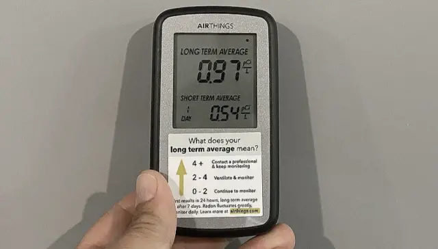 Radon Detector from Air Things model Corentium 223