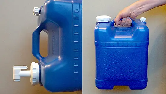Aqua Tainer ergonomic carry handle